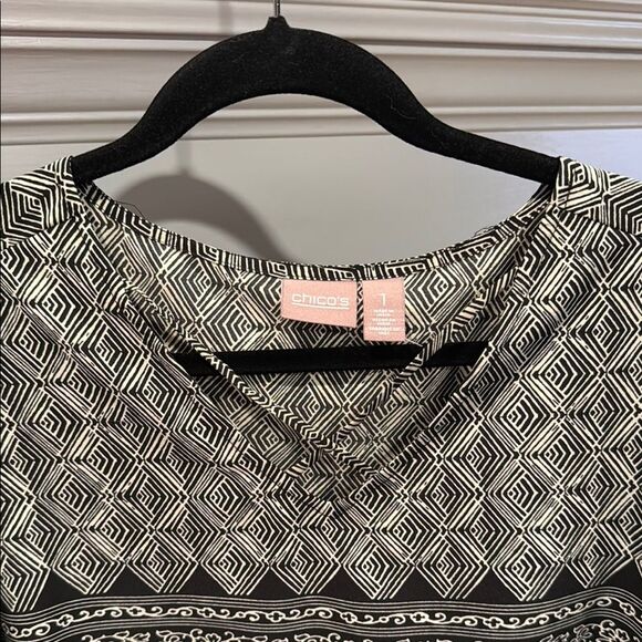 Chico's Black and Cream Geometric Pattern Top size medium - Picture 3 of 6